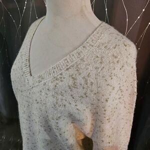 LOFT Cream V-Neck Sweater with Gold Details‎ Women's Size L #601906